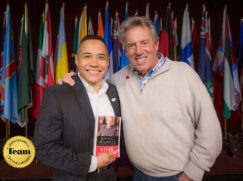 Luis Chu en un Evento de liderazgo empresarial Luis Chu en un Evento de liderazgo empresarial